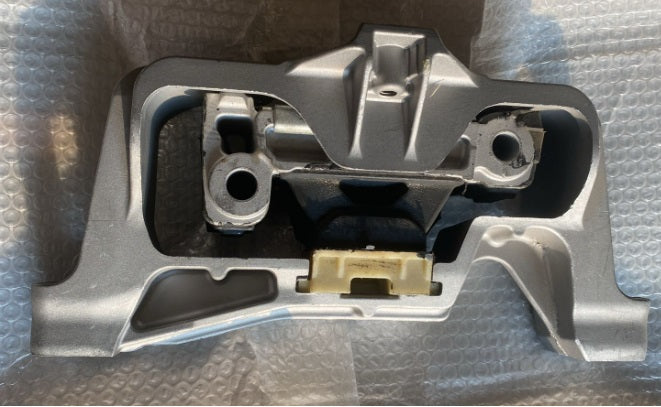 Soporte de motor DERECHO Mercedes Benz A CLA GLA GLA45AMG
