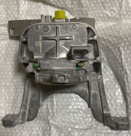 Soporte de motor DERECHO Mercedes Benz clase A y C W177 W247