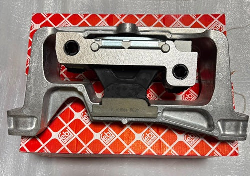 Soporte de motor DERECHO  Mercedes Benz A CLA GLA GLA45AMG